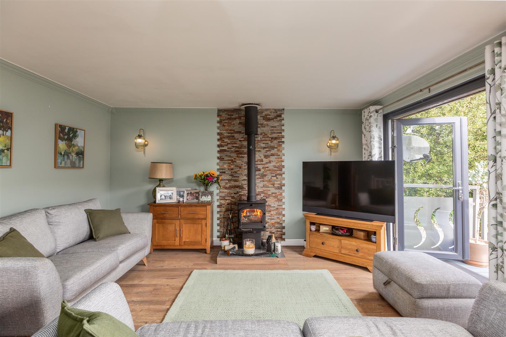 Commercial Road, Pontardawe, Swansea, SA8 4SL